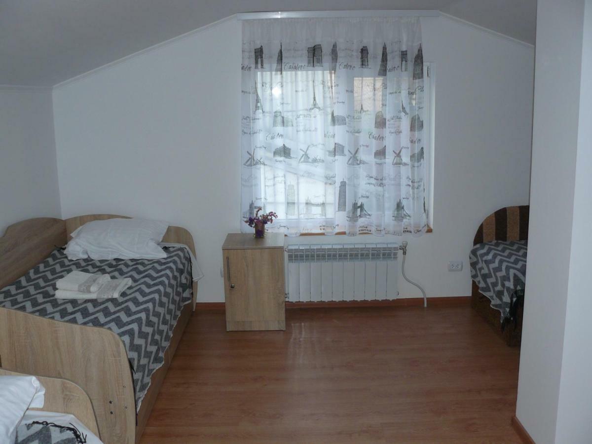 Hostynnyi Botsiun Hotel Dubno Luaran gambar